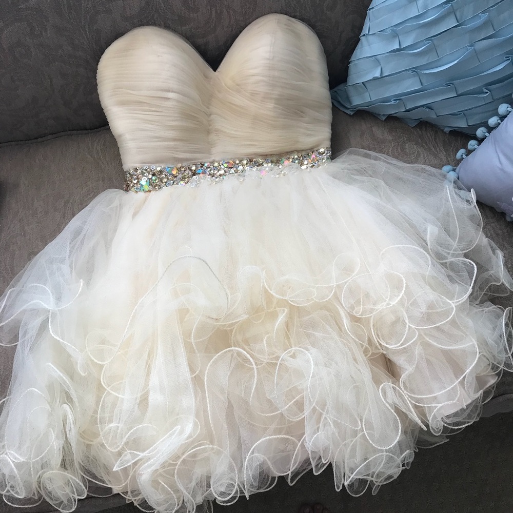 STRAPLESS SWEETHEART JEWELED WAIST FLUFFY DRESS